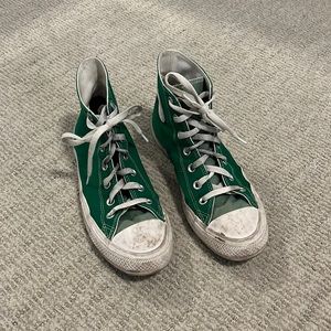 Custom green converse! size women’s 8